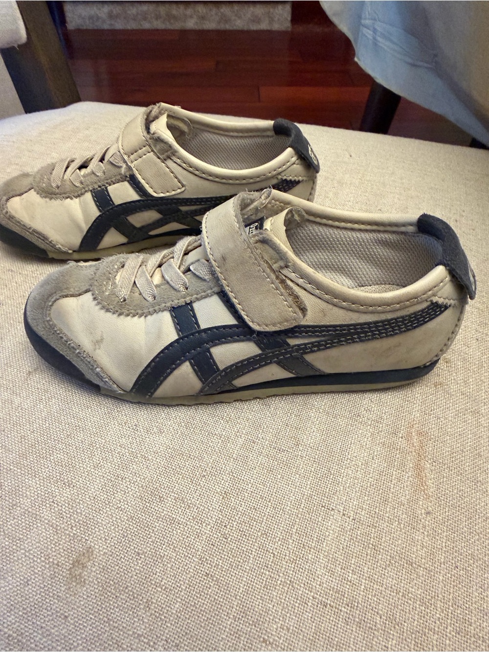 Onitsuka Tigers - Kids Beige and Gray Casual Sneakers with navy accent - Picture 3 of 9